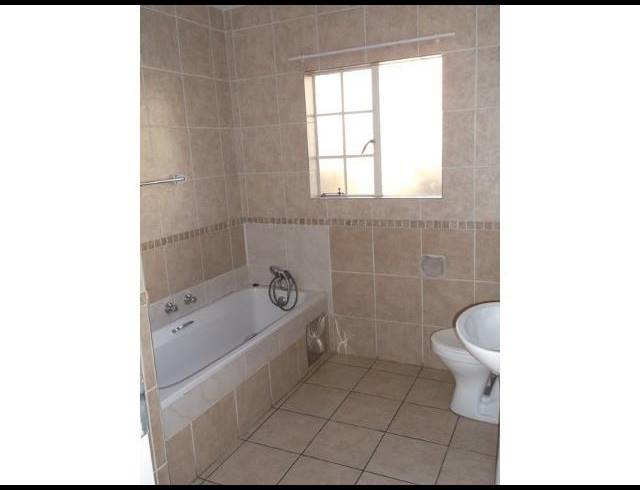 3 BEDROOM APARTMENT TO LET IN NOORDWYK